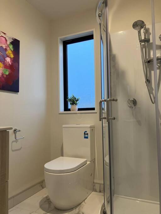 2-Bedroom Ensuite, Close To City, Comfortable, Accessible With Own Parking Christchurch Extérieur photo