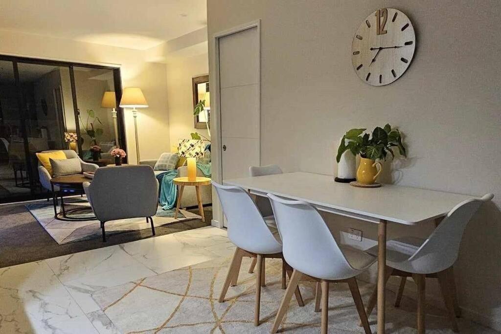 2-Bedroom Ensuite, Close To City, Comfortable, Accessible With Own Parking Christchurch Extérieur photo
