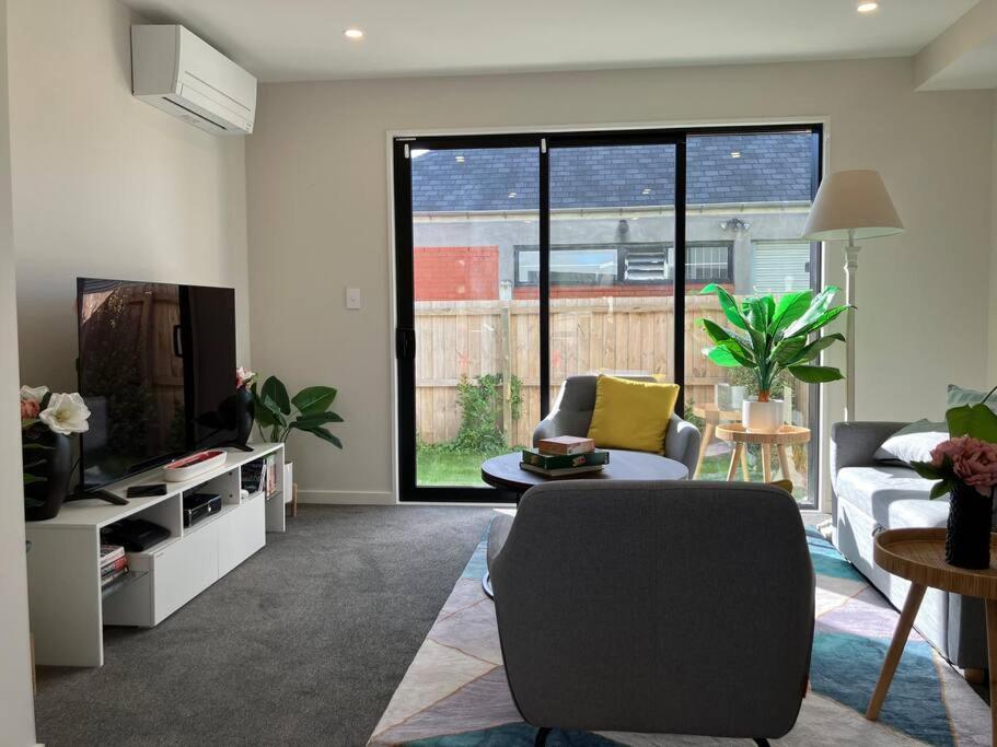 2-Bedroom Ensuite, Close To City, Comfortable, Accessible With Own Parking Christchurch Extérieur photo