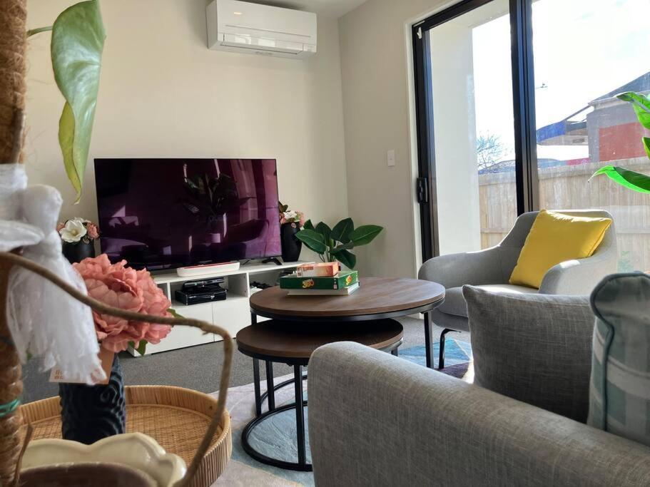 2-Bedroom Ensuite, Close To City, Comfortable, Accessible With Own Parking Christchurch Extérieur photo