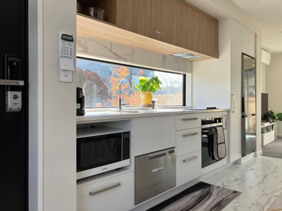 2-Bedroom Ensuite, Close To City, Comfortable, Accessible With Own Parking Christchurch Extérieur photo