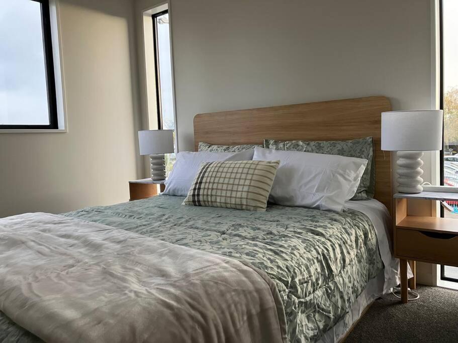 2-Bedroom Ensuite, Close To City, Comfortable, Accessible With Own Parking Christchurch Extérieur photo
